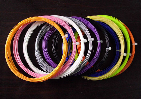 初學者該怎么選擇羽毛球線呢？快來看看！